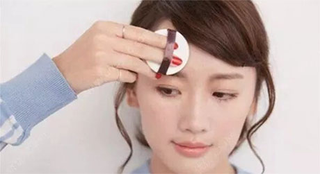 脫妝很快是什么原因？